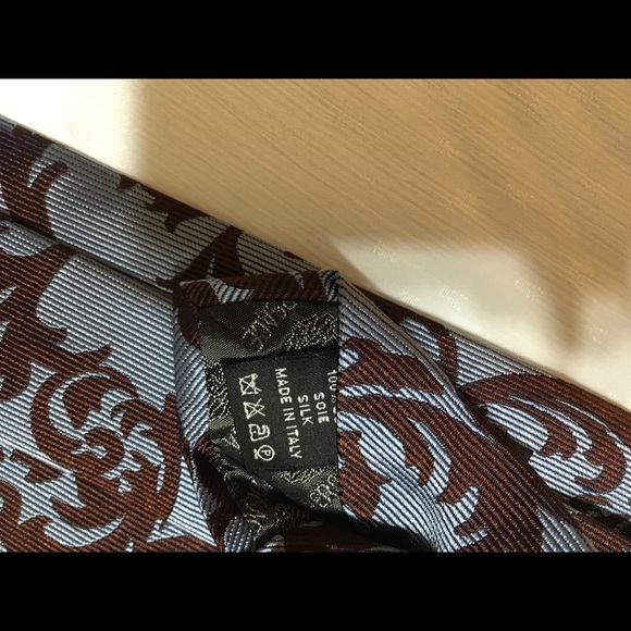 SOLD Auth Versace 100% Silk Tie - Picture 4 of 8